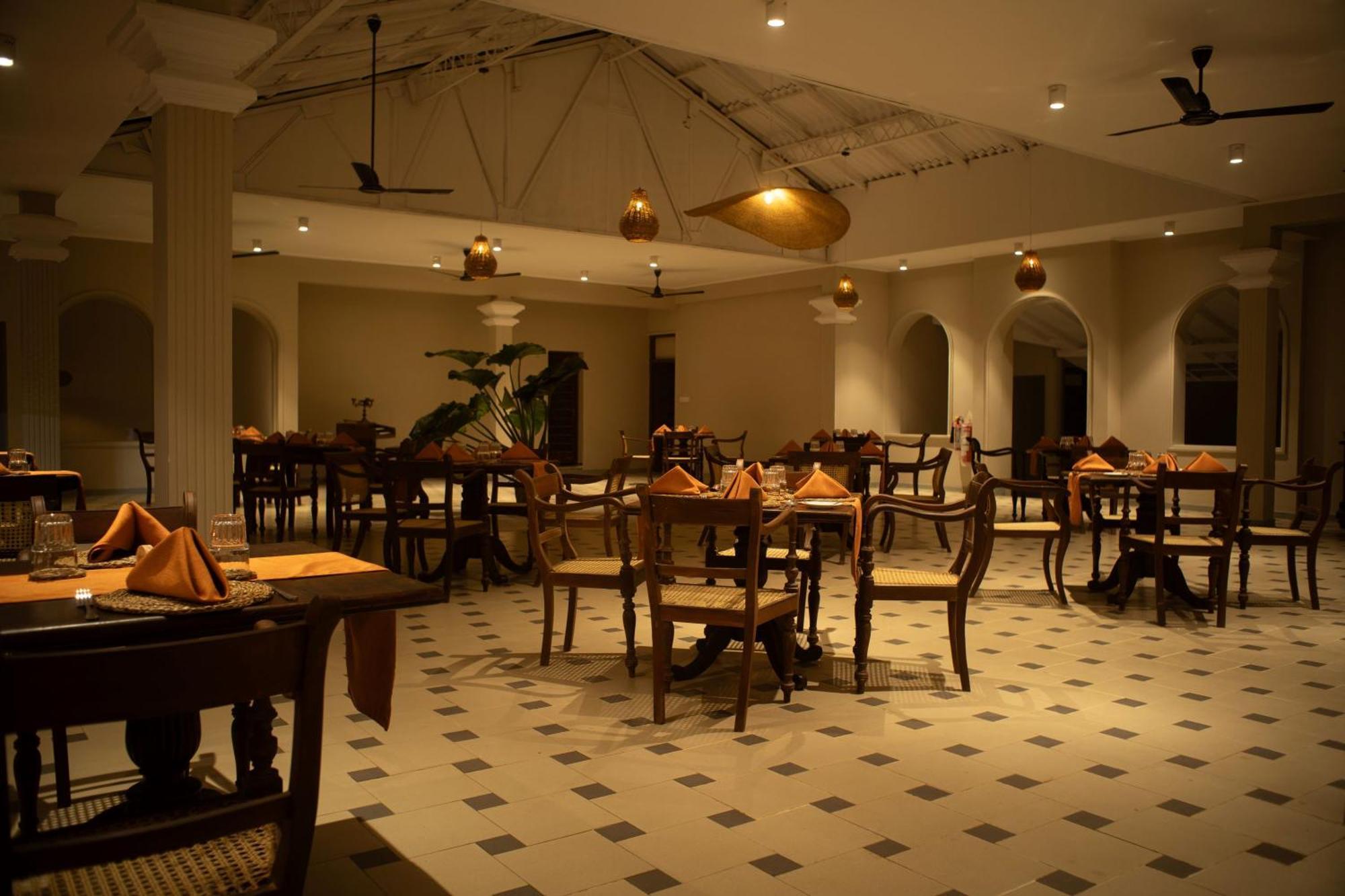 Neevana Hotel Hikkaduwa Dış mekan fotoğraf
