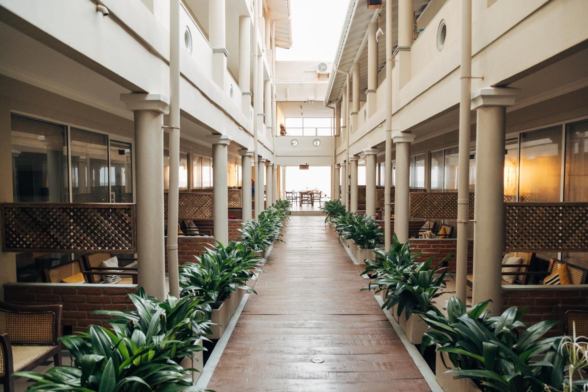 Neevana Hotel Hikkaduwa Dış mekan fotoğraf