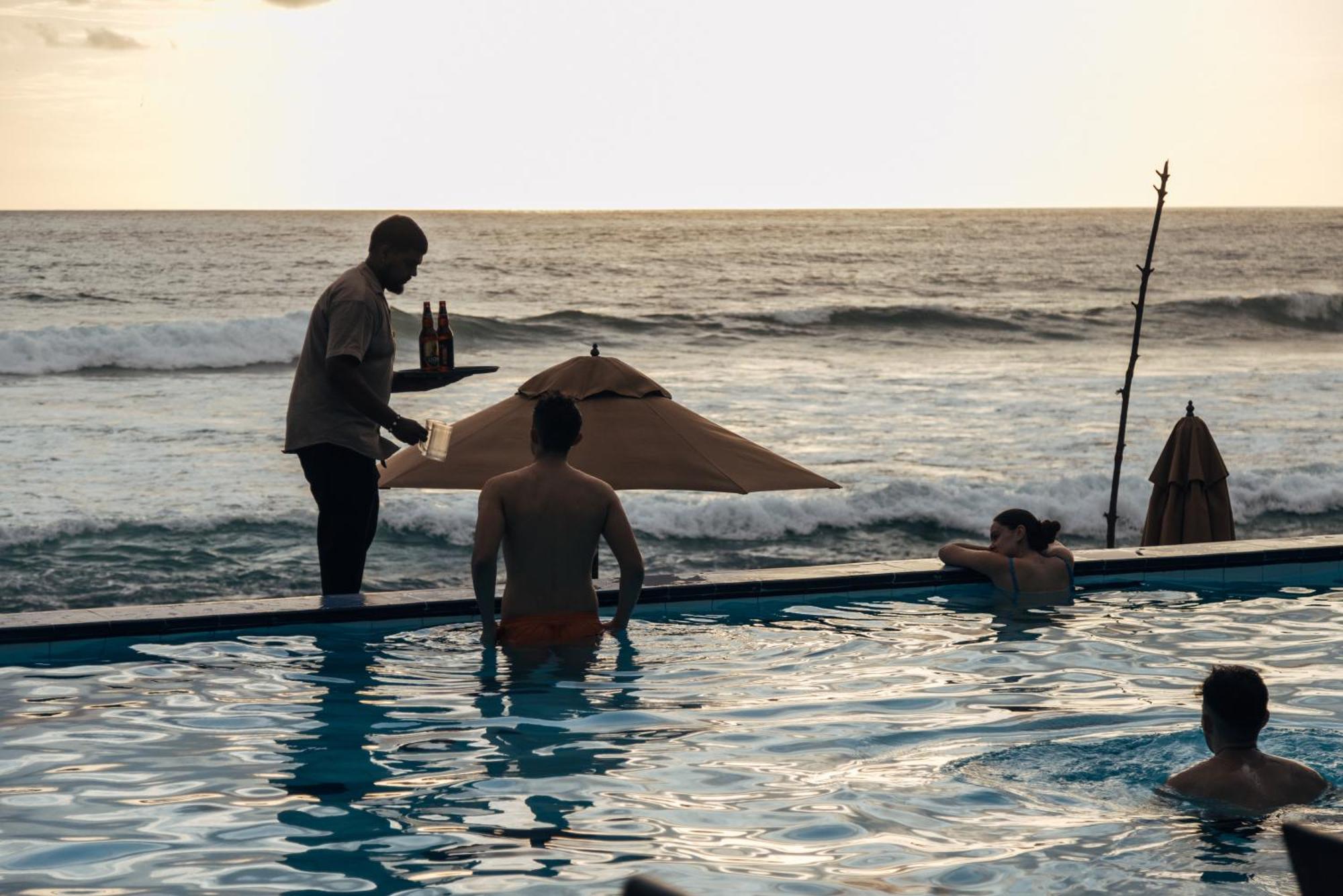Neevana Hotel Hikkaduwa Dış mekan fotoğraf